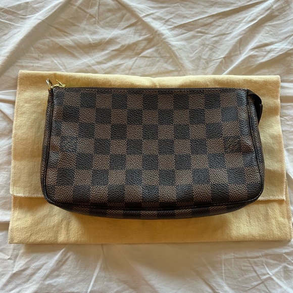 SOLD Authentic Louis Vuitton Pochette Accessoires - Picture 1 of 7